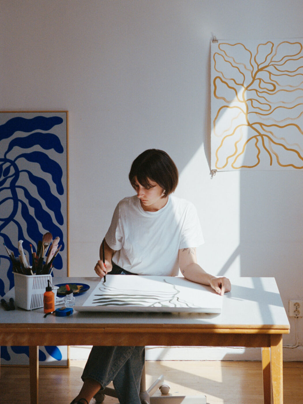 The artist and illustrator Linnéa Andersson in her studio