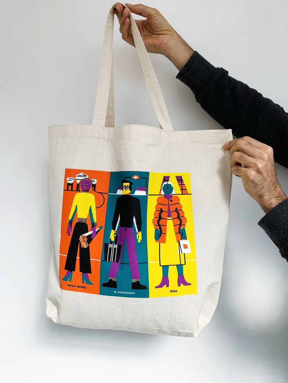 Print design for tote bags created by José Antonio Roda for the brand UniQlo