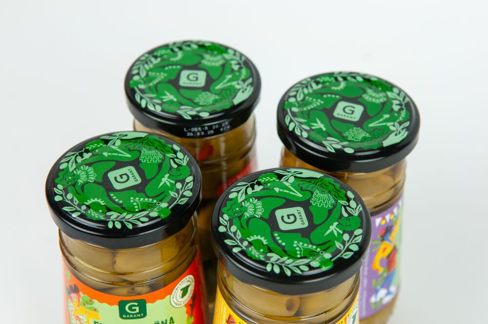 Package concept illustrated by Lotta Külhorn